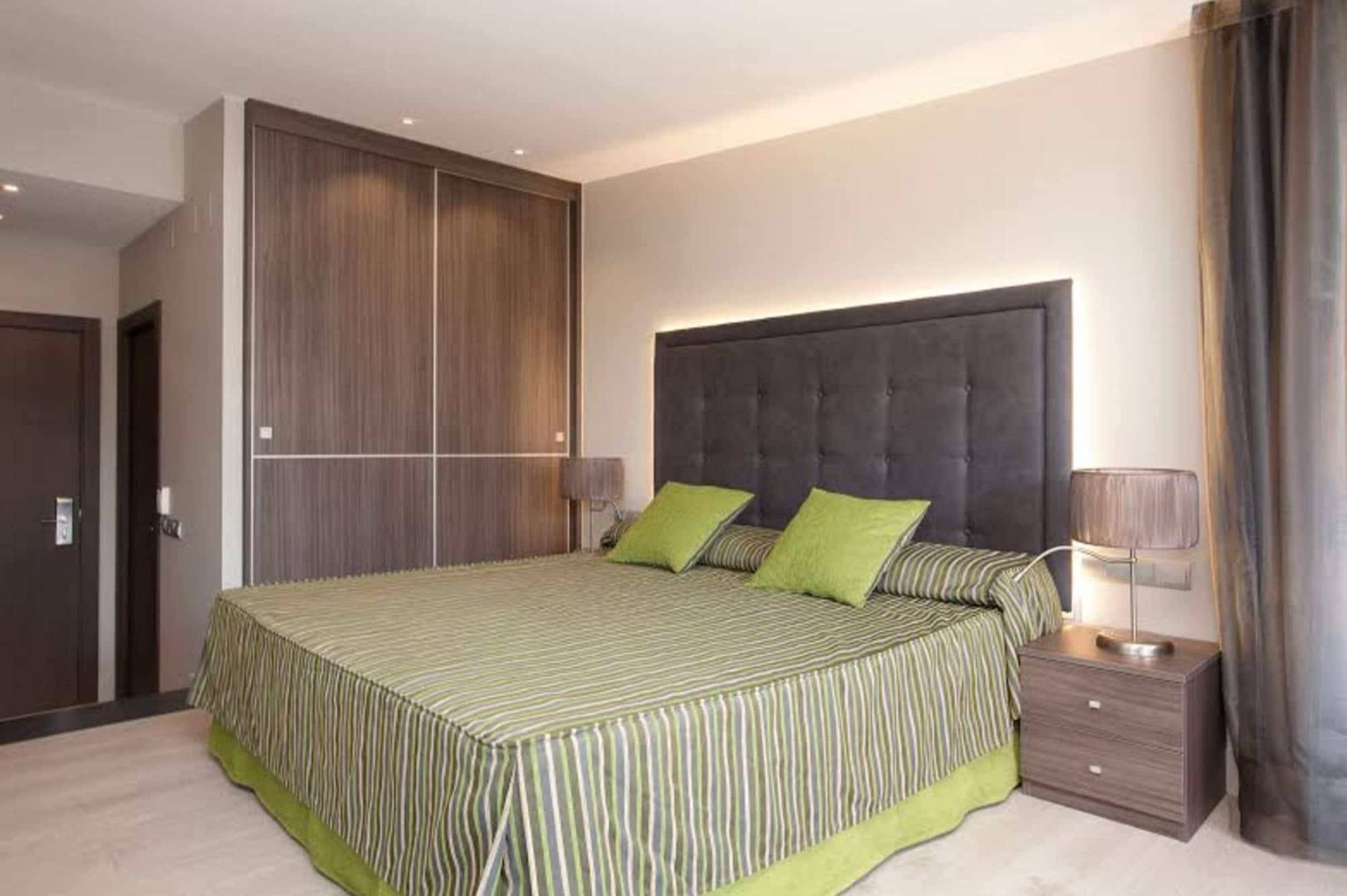 Hotel Dalia Ramblas 3*